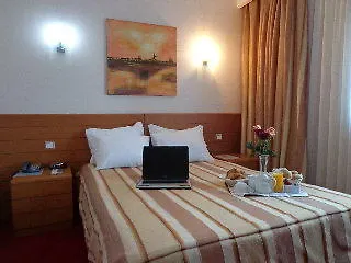 Quasar Hotel