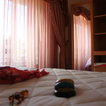 ホテル ホテル　クエーサー