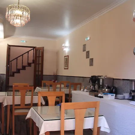 ホテル　クエーサー Pedroucos (Porto)